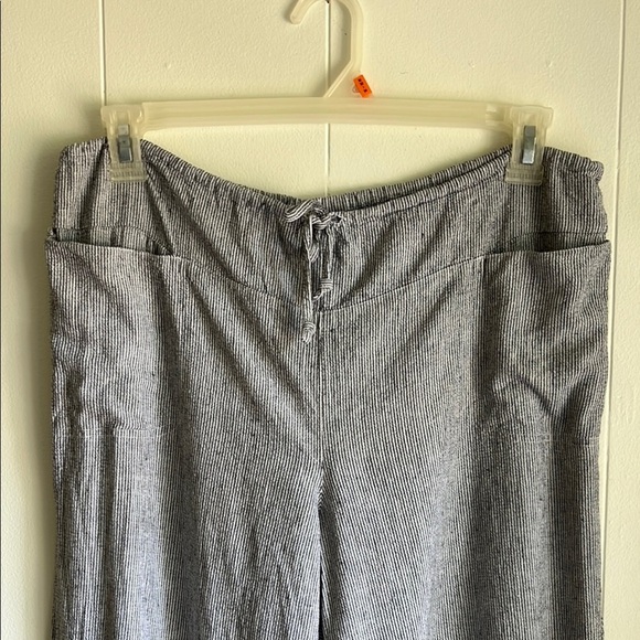 Chico's Black and White Wide Leg Linen Blend Coastal Lagen Look Pants Sz 12 or L - Picture 2 of 11